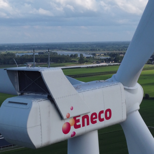 Droneopname van een windturbine